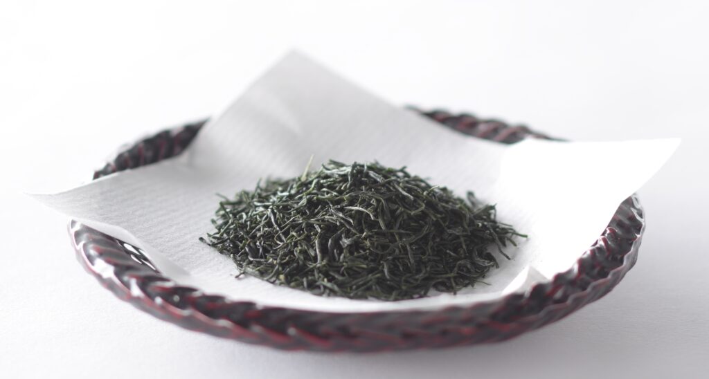 加工された蒸し製玉緑茶の茶葉